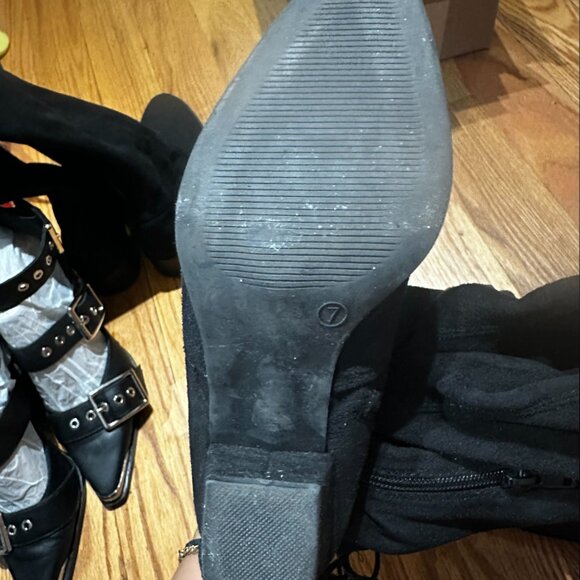 Pointy over the knee boots - Picture 3 of 3